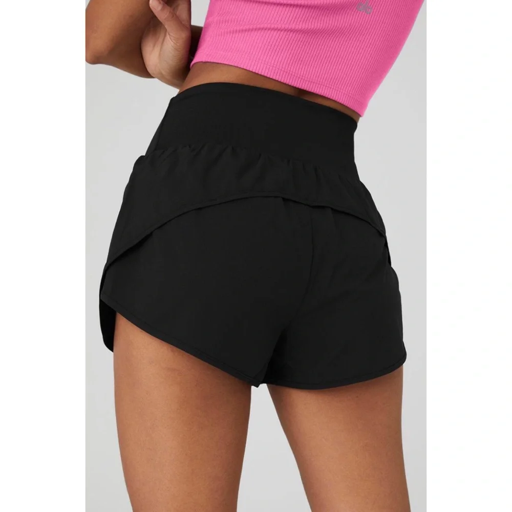 Alo Yoga Gold Medal Short Black XXS